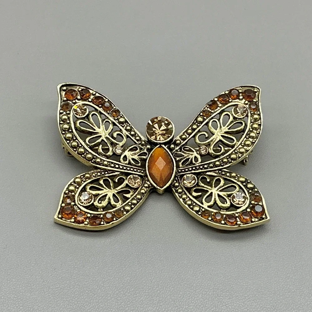 Butterfly Pin Brooch Women Amber Gold Tone Rhinestone Filigree Fashion Accessory